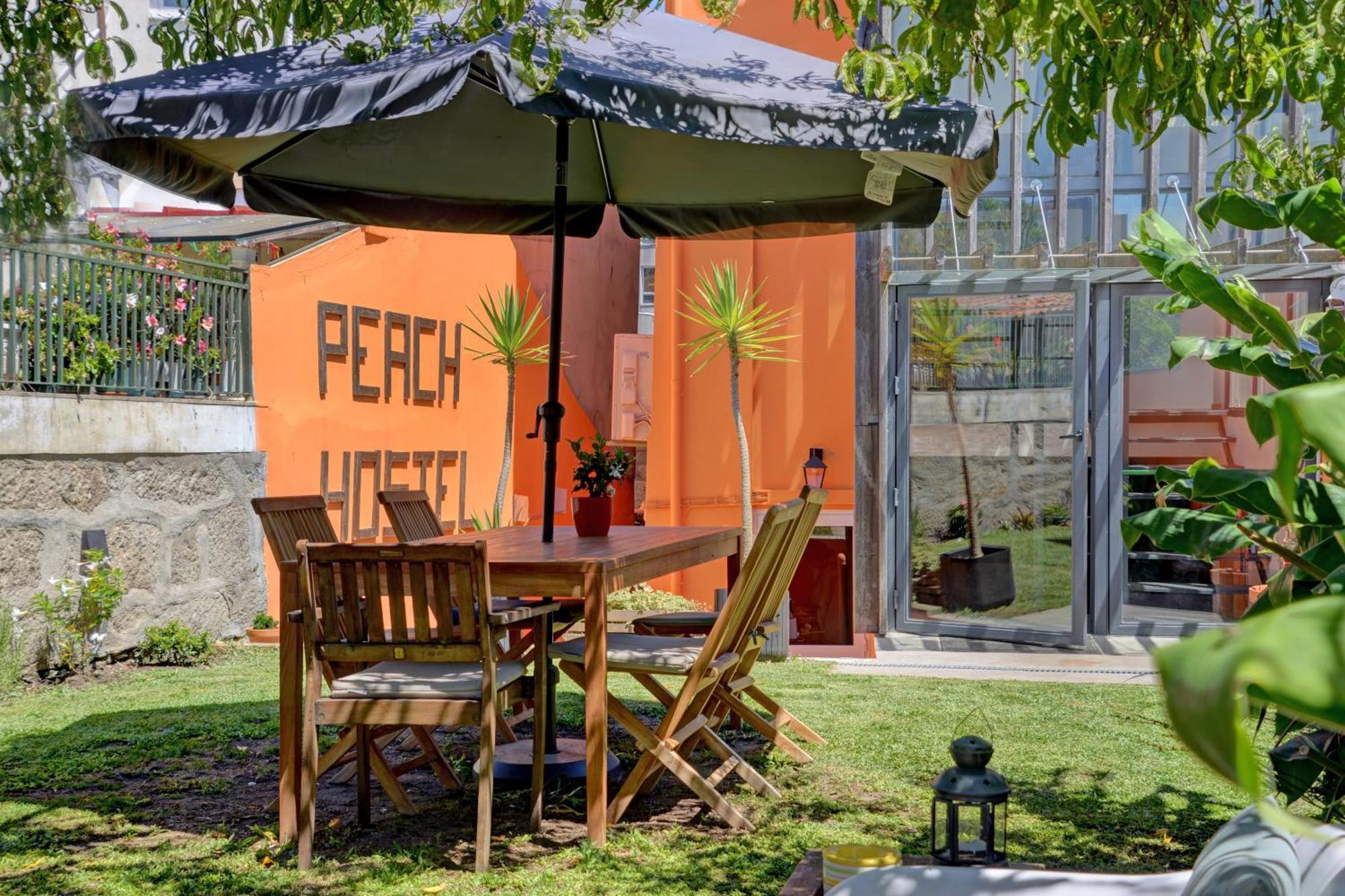 Peach Hostel & Suites Porto Exterior photo